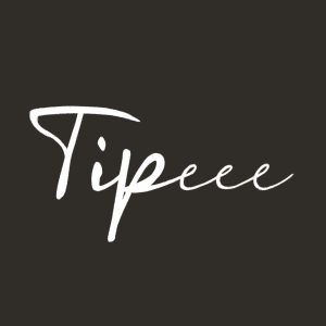 Logo Tipeee blanc sur fond noir pour le Manoir sans fin